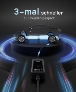 Mobile Ladestation 11 kW v2 mit Elektroauto, Ladekabel und Hinweis auf dreimal schnelleres Laden