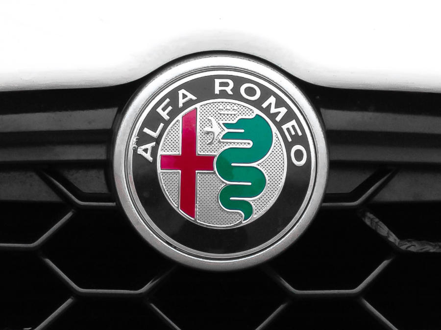 Ladeprodukte für alle Fahrzeuge von Alfa Romeo
