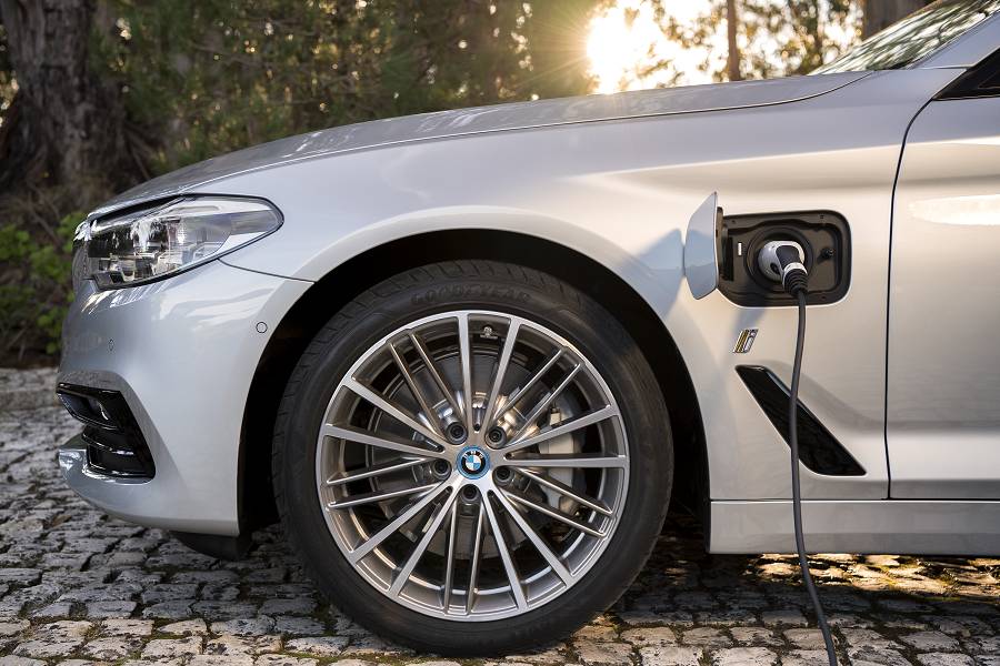 Wallbox, Ladekabel, Mobiles Ladegerät und Ladestation passend für den BMW 530e iPerformance