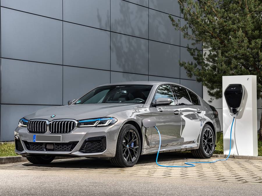 Wallbox, Ladekabel, Mobiles Ladegerät und Ladestation passend für den BMW 545e xDrive