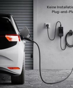 Mobiles Typ-2-Ladekabel mit Schuko-Anschluss zum Laden eines Elektroautos ohne feste Installation im Plug-and-Play-Verfahren